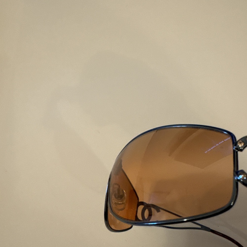 Authenticated Chanel Shield Sunglasses Swarovski Crystals CC 4073 B with Case - Picture 7 of 11